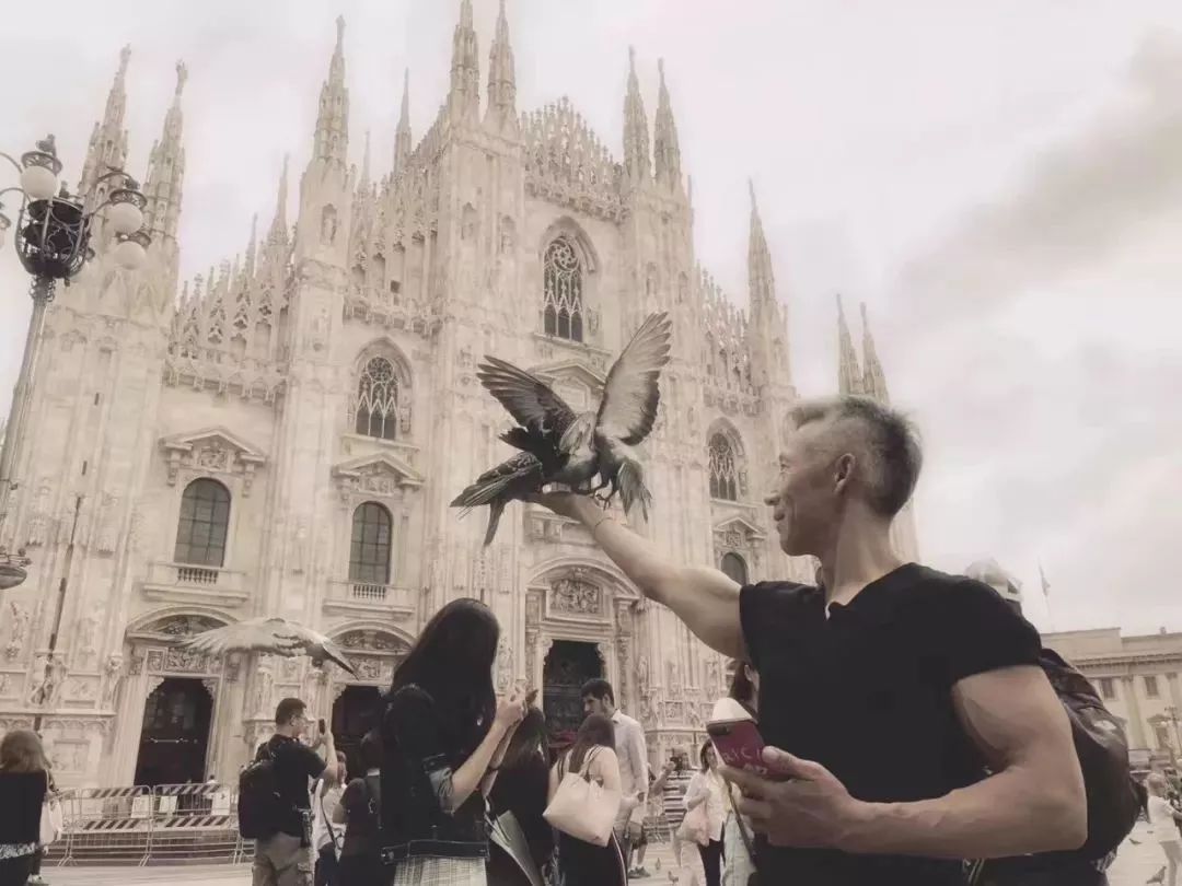 世界上最时尚老头,徐州61岁“最潮刘老头”如何闪耀米兰时装周？