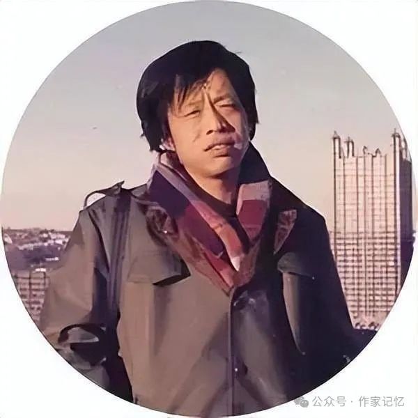 你最敬佩的中国当代作家我最敬佩的人英语作文