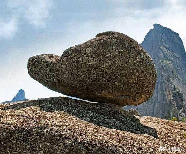 全世界上最独特石头（世界上什么石头最珍贵）