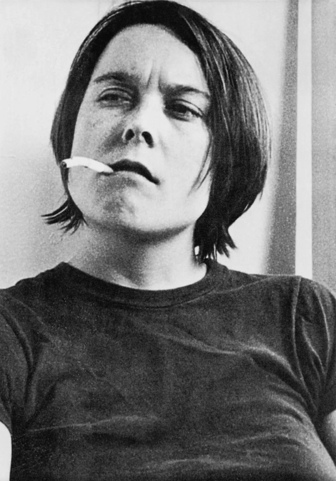 世界上最火最酷的人,世界最酷女总理：白天是首脑，晚上是辣妹！