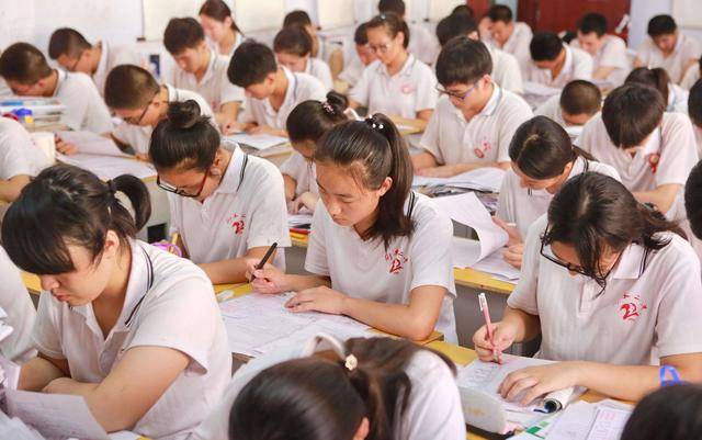 中国最幸运的考生,2025年最幸运考生:474分为何碾压610分录警校?