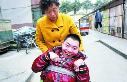 中国最牛的脑瘫脑瘫少年姚俊鹏到中国药大报到了?