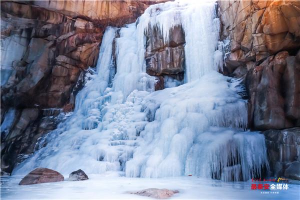 莫雷诺冰川末端分布在海拔低处的原因?世界上最硬的冰块是什么